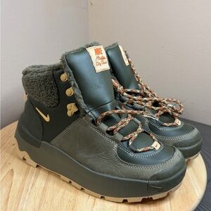 Nike women’s City Classic Premium Waterproof Boots